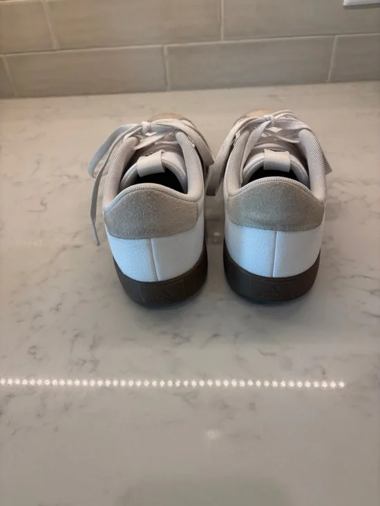 adidas White Black Gum-Trim Low-Top Sneakers - Picture 6 of 8